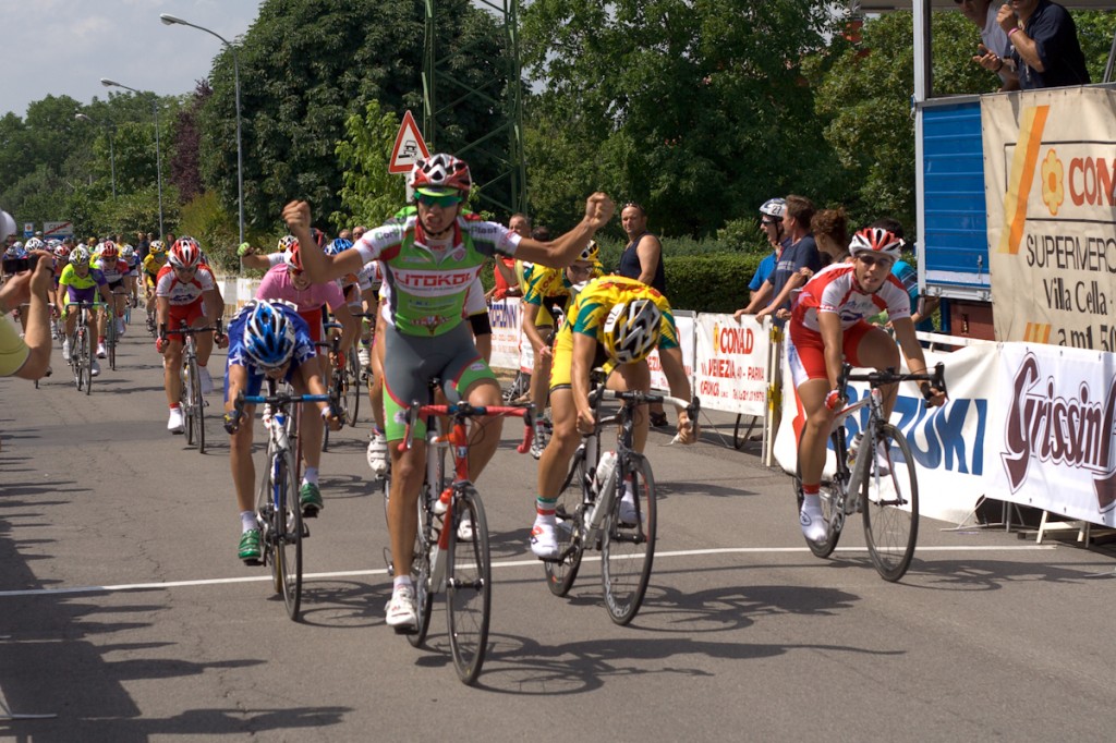 Stefano Ippolito (Ciclistica 2000 Litokol) vittorioso a Cella